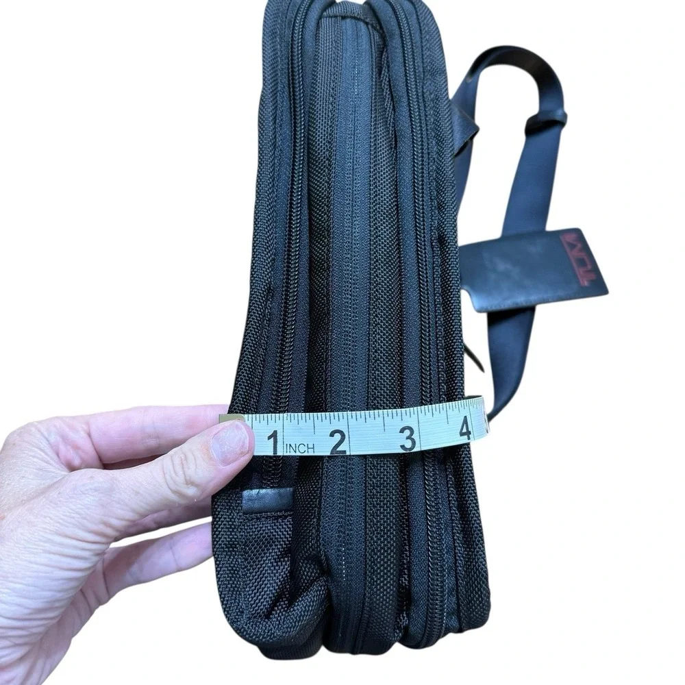 Tumi Alpha 3 Pocket Bag Small Black Ballistic Nylon‎ Crossbody 117345-1041